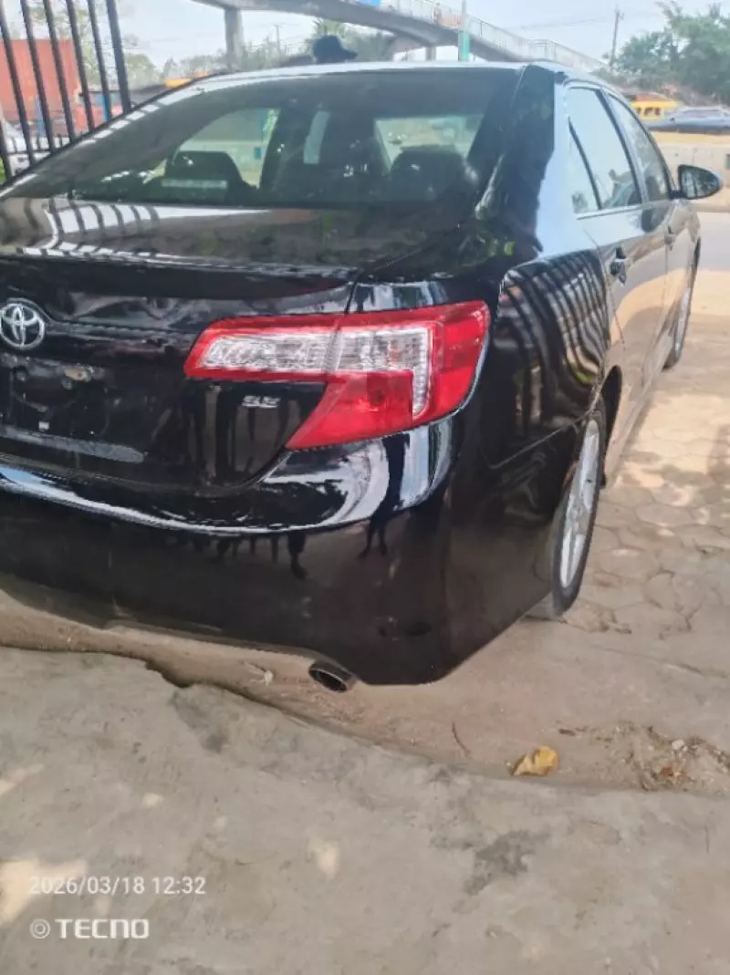 Toyota Camry   - 2013