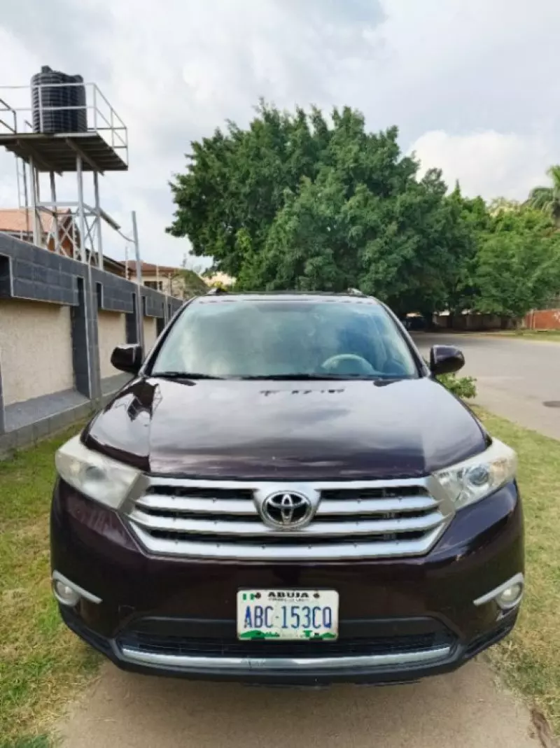Toyota Highlander   - 2011