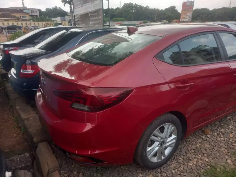 Hyundai Elantra   - 2020