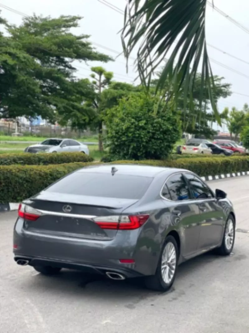 Lexus ES 350   - 2016