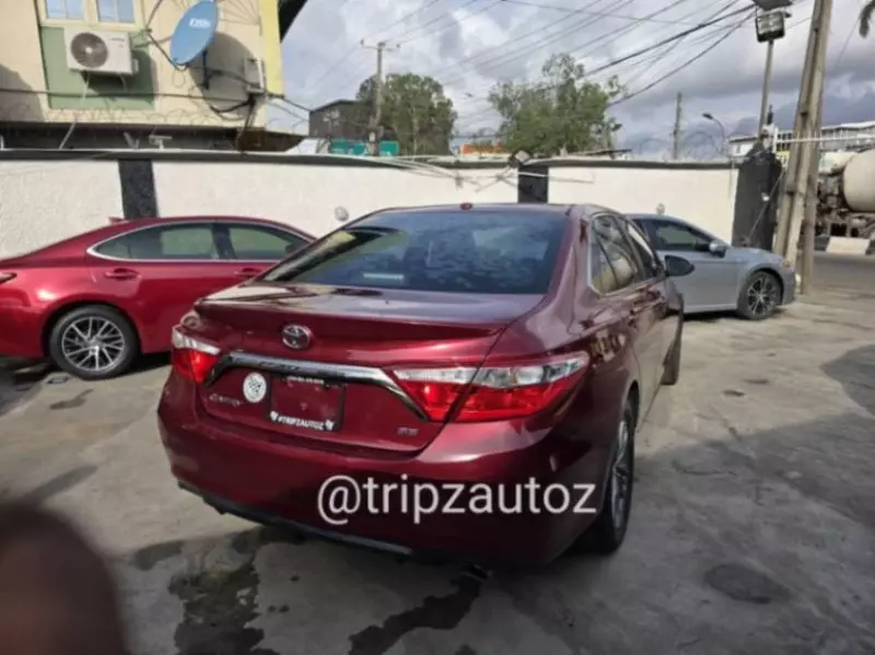 Toyota Camry   - 2015