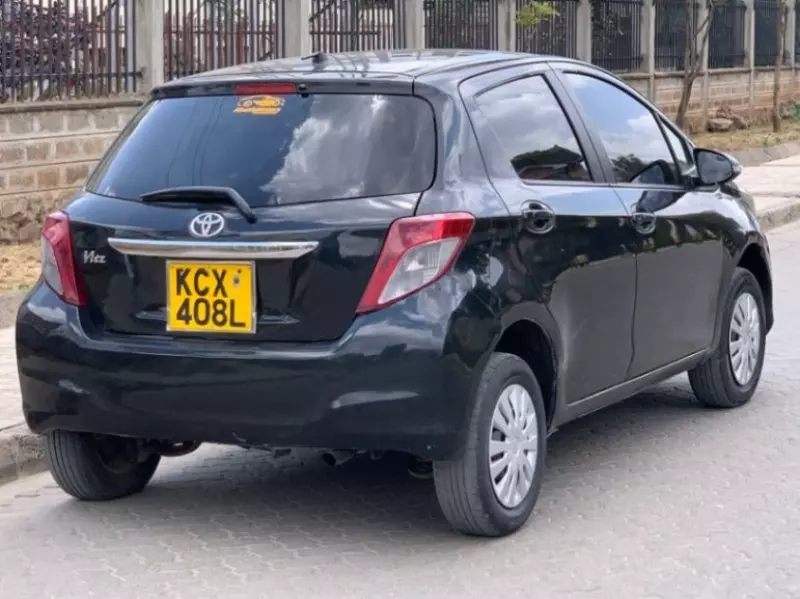 Toyota Vitz - 2013