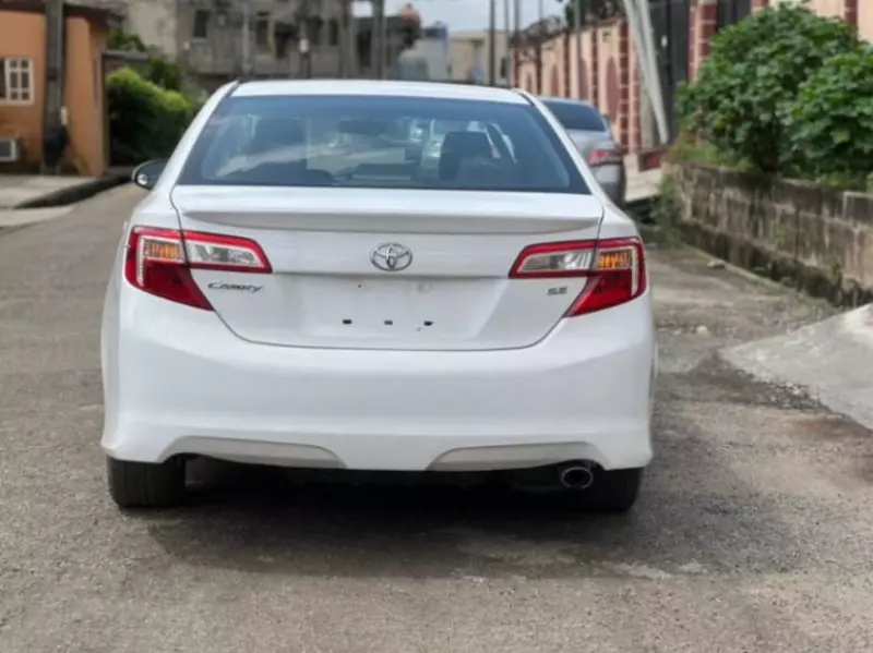 Toyota Camry   - 2013