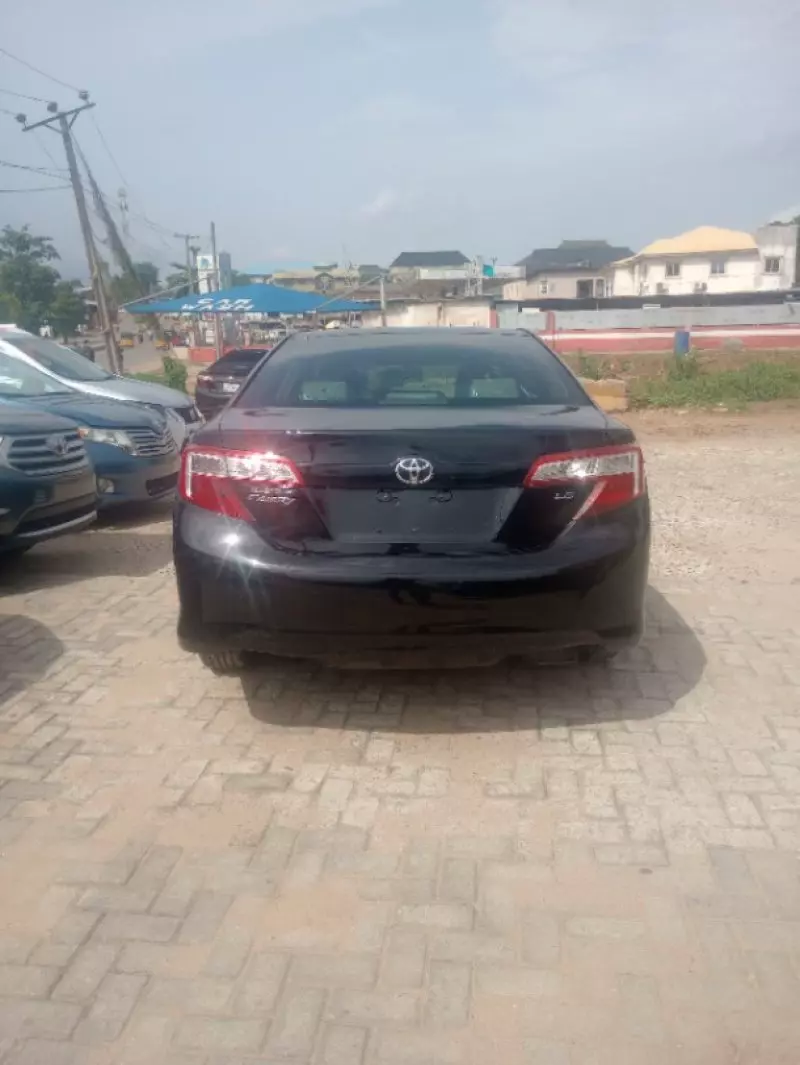 Toyota camry   - 2012