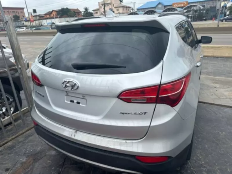 Hyundai Santa Fe - 2013