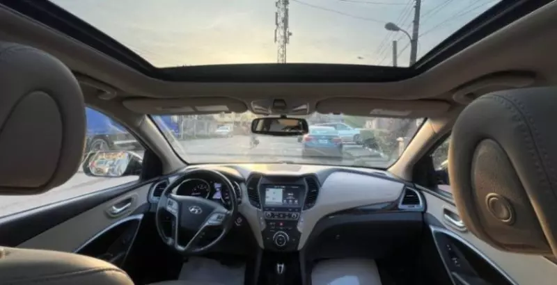 Hyundai Santa Fe   - 2017