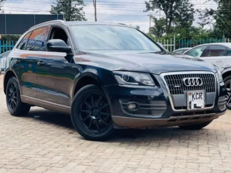 Audi Q5   - 2011