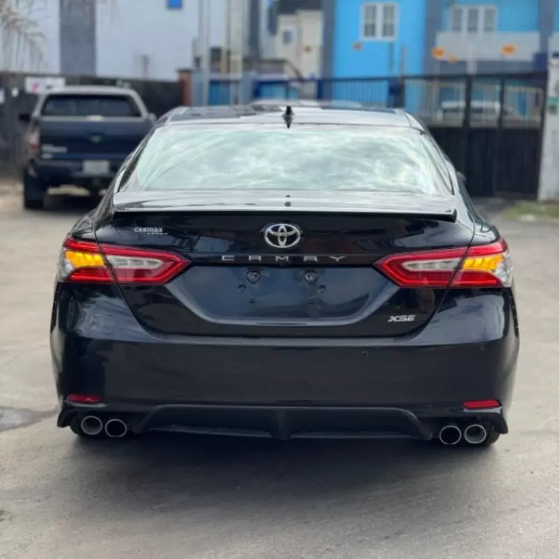 Toyota Camry   - 2018