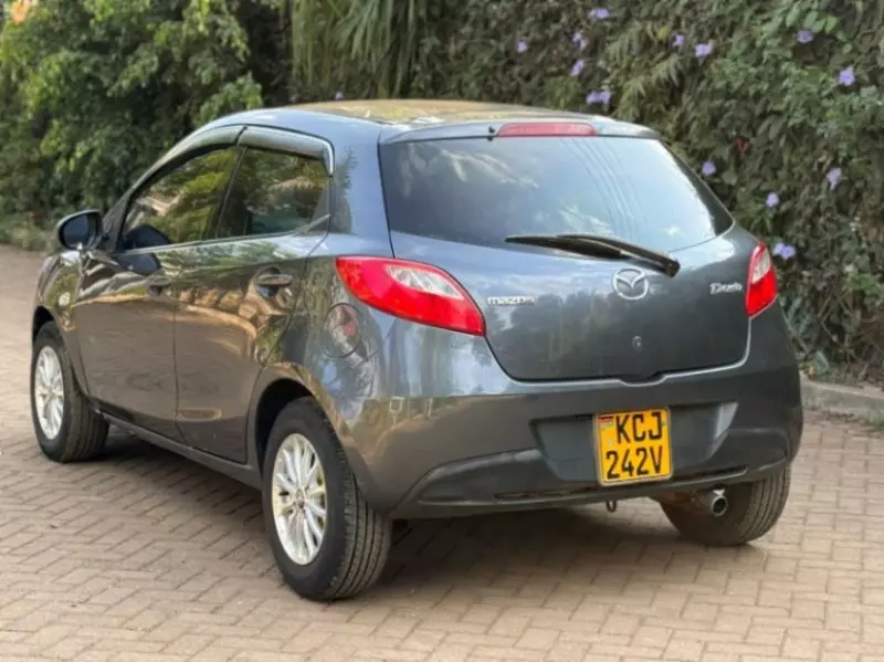 Mazda Demio    - 2009