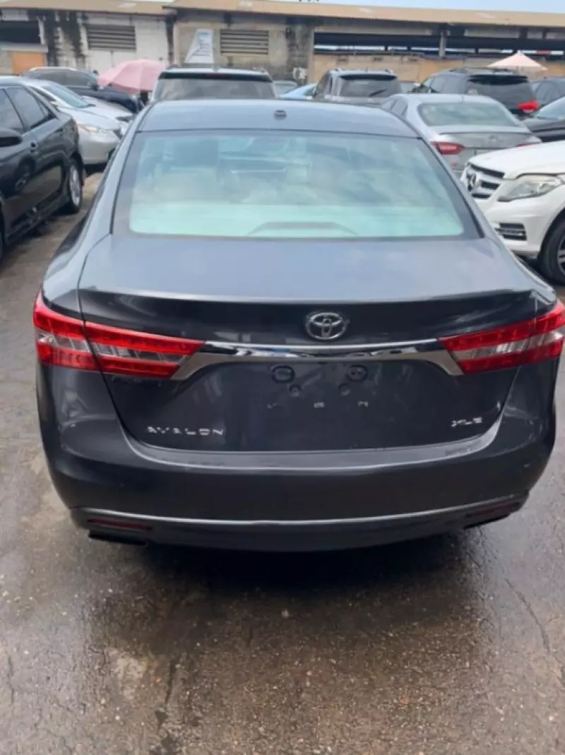 Toyota Avalon   - 2014