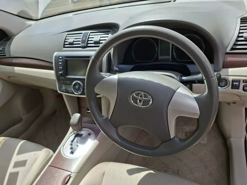 Toyota Fielder - 2012