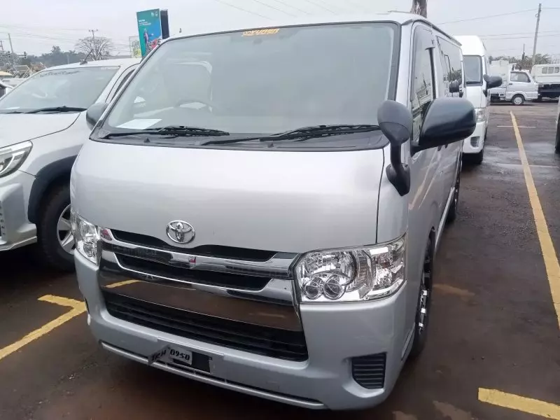 Toyota Hiace   - 2015