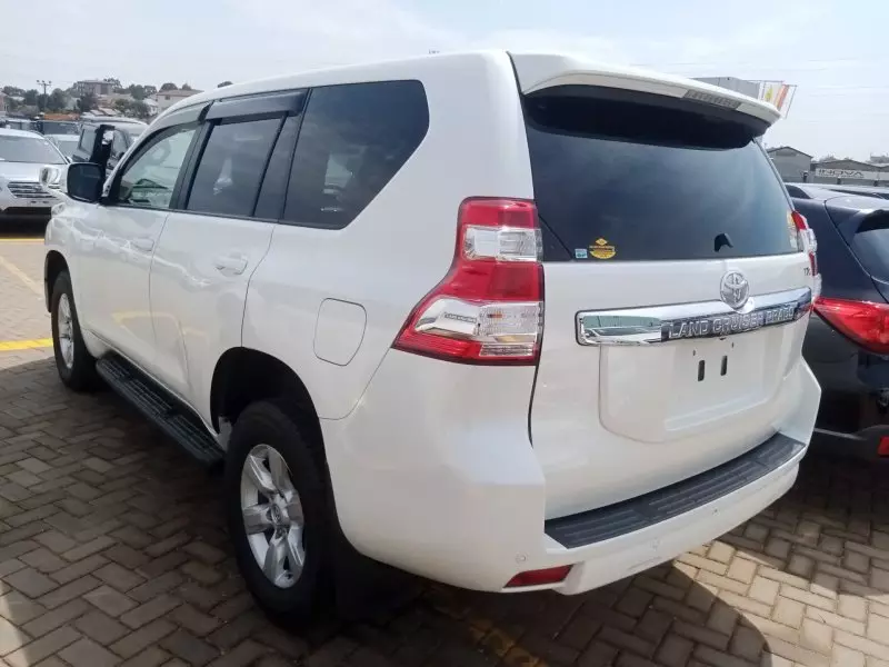 Toyota Landcruiser Prado   - 2016