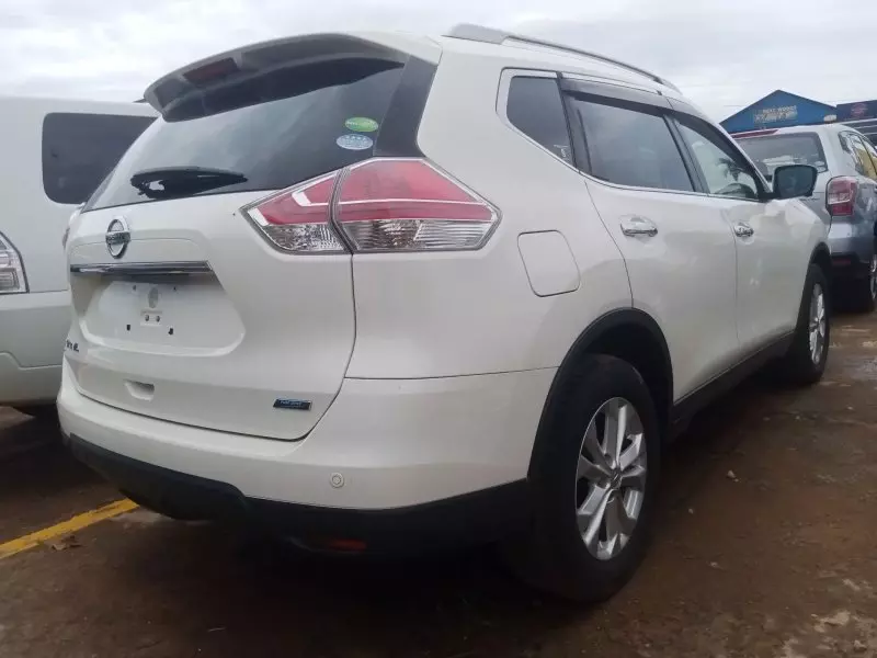 Nissan X-Trail   - 2015