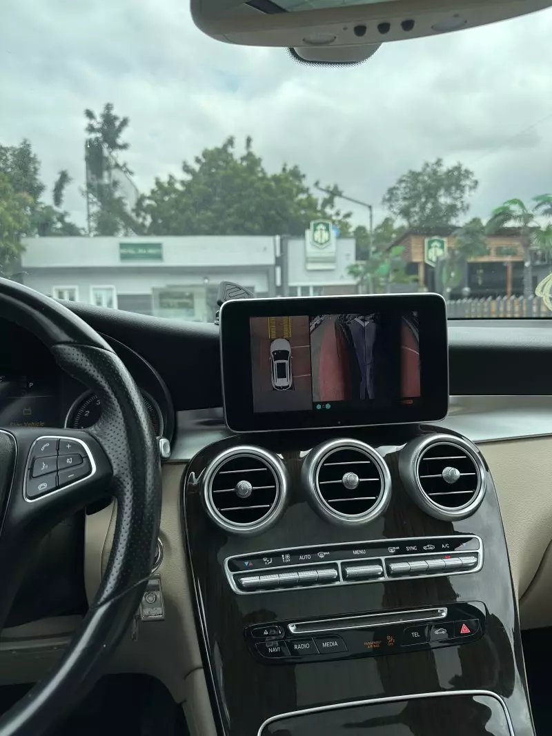 Mercedes-Benz GLC 300   - 2016