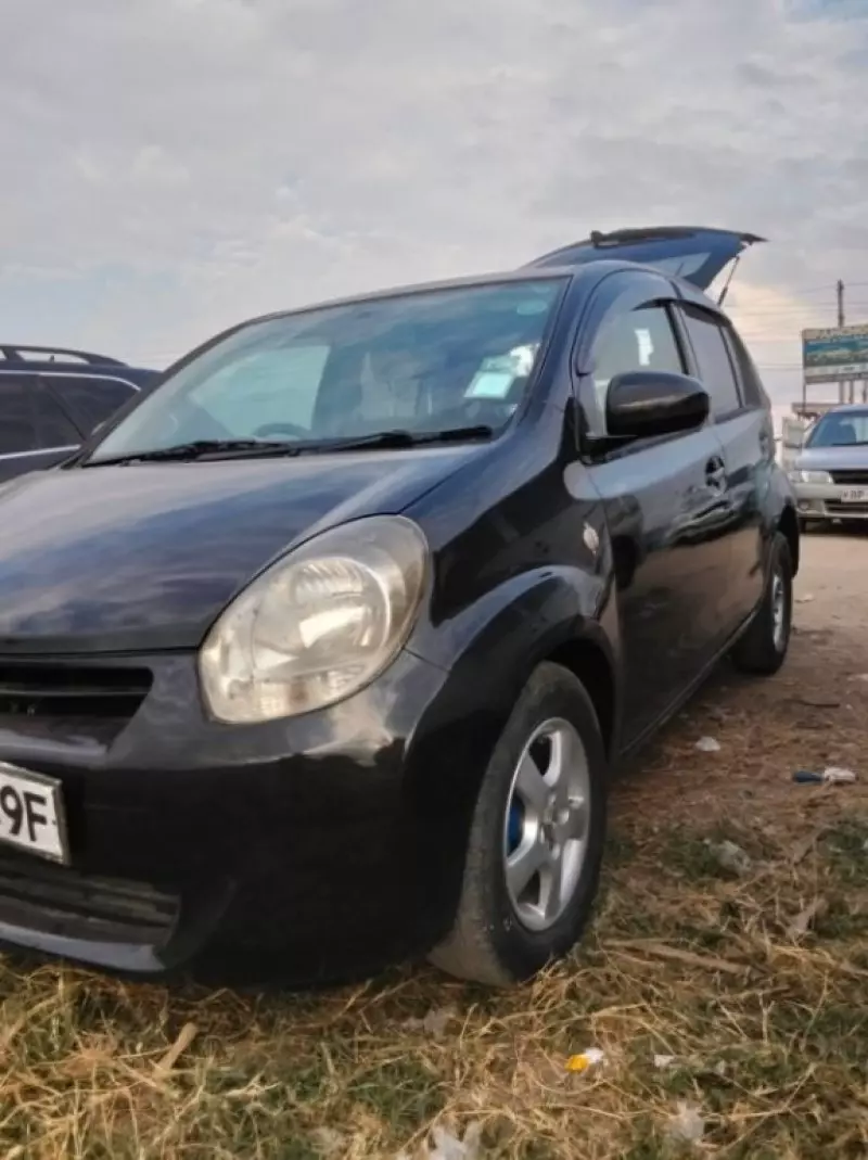 Toyota Passo   - 2011