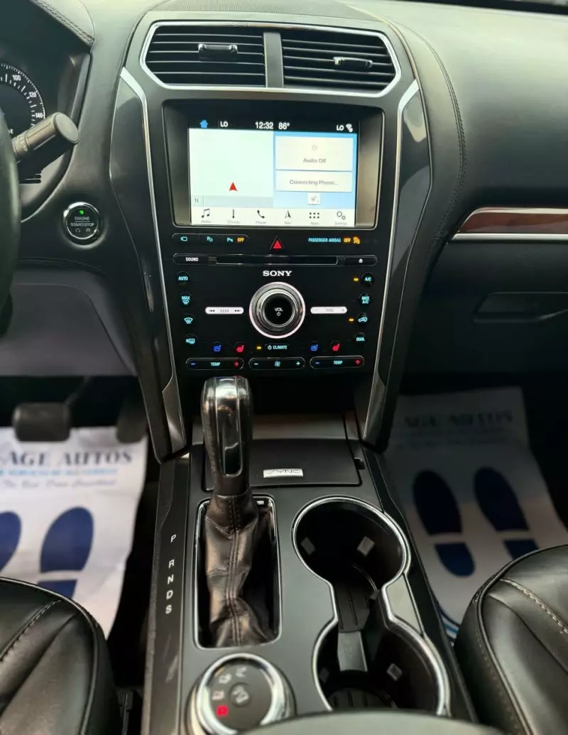 Ford Explorer   - 2018
