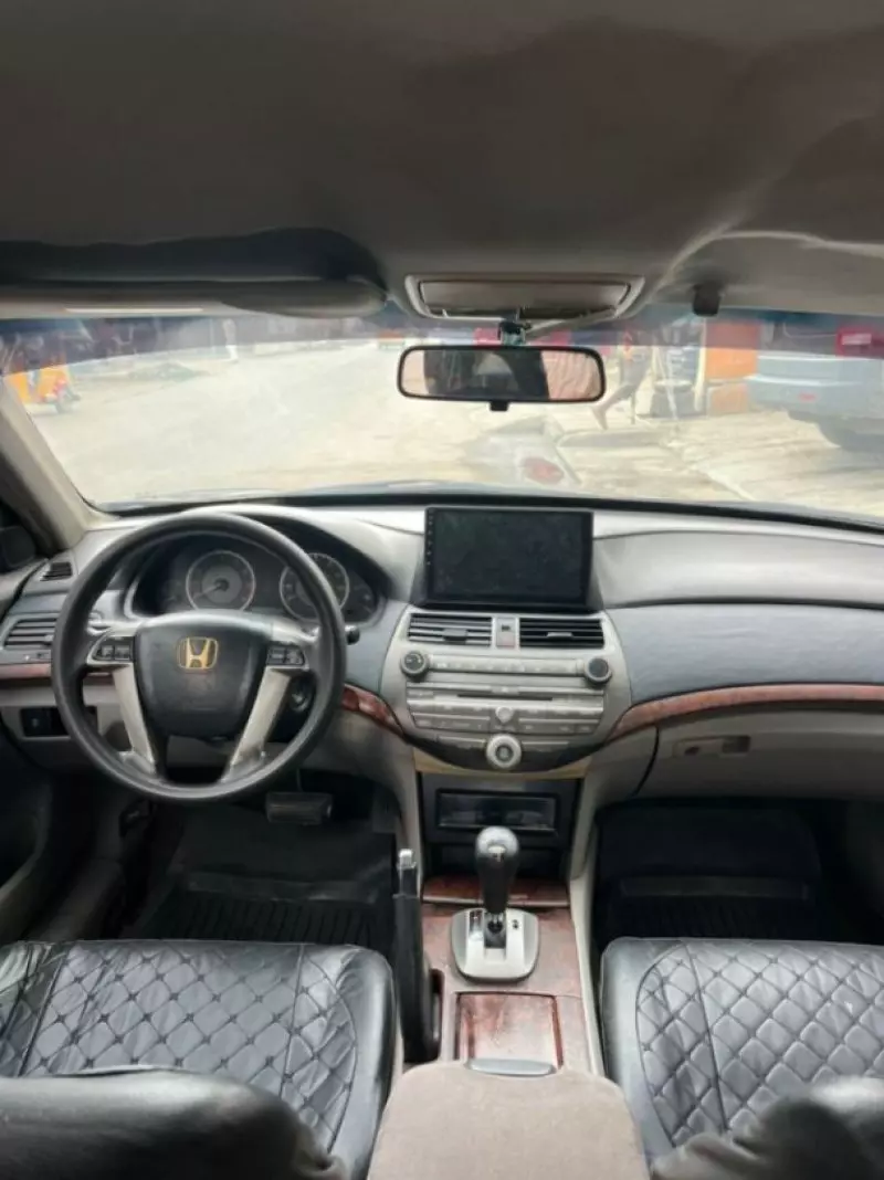 Honda Accord   - 2009