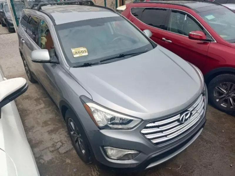 Hyundai Santa Fe   - 2014
