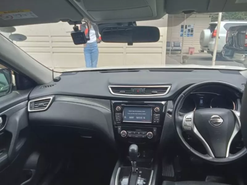 Nissan X- trail   - 2016