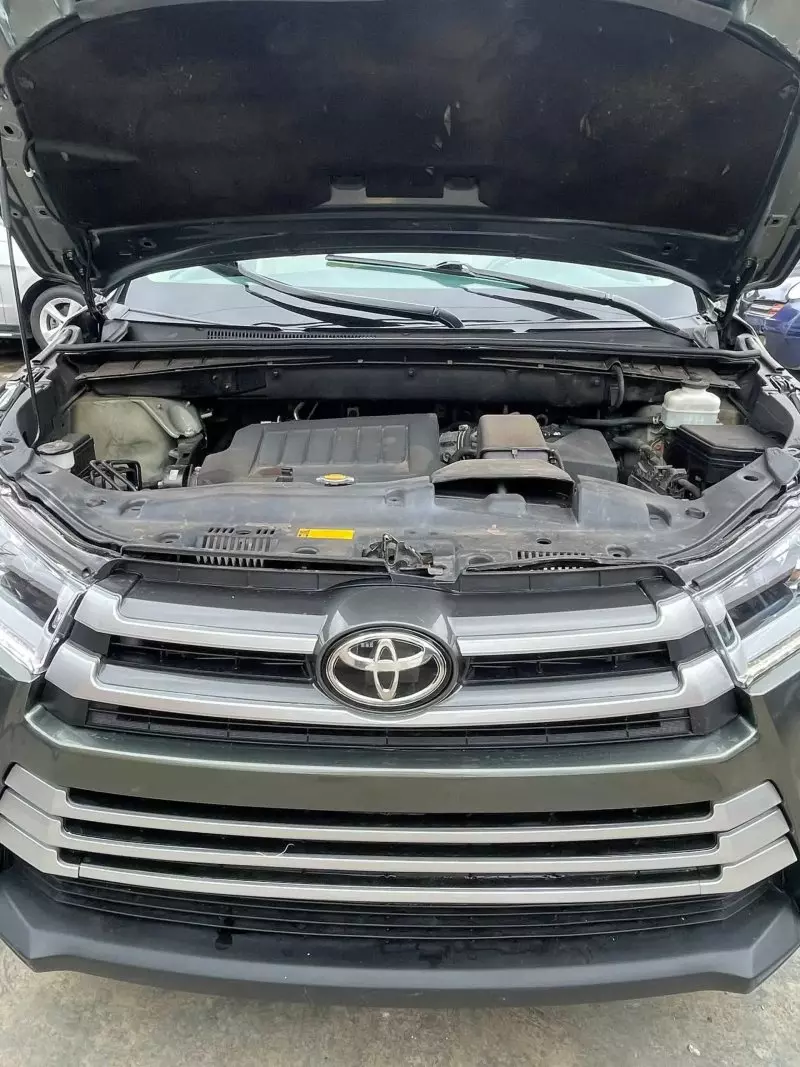 Toyota Highlander   - 2015