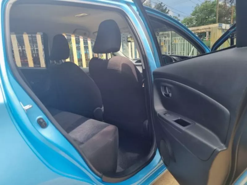Toyota Vitz   - 2016