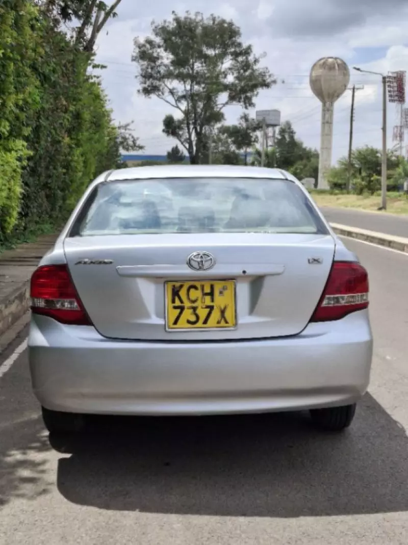 Toyota Axio    - 2010