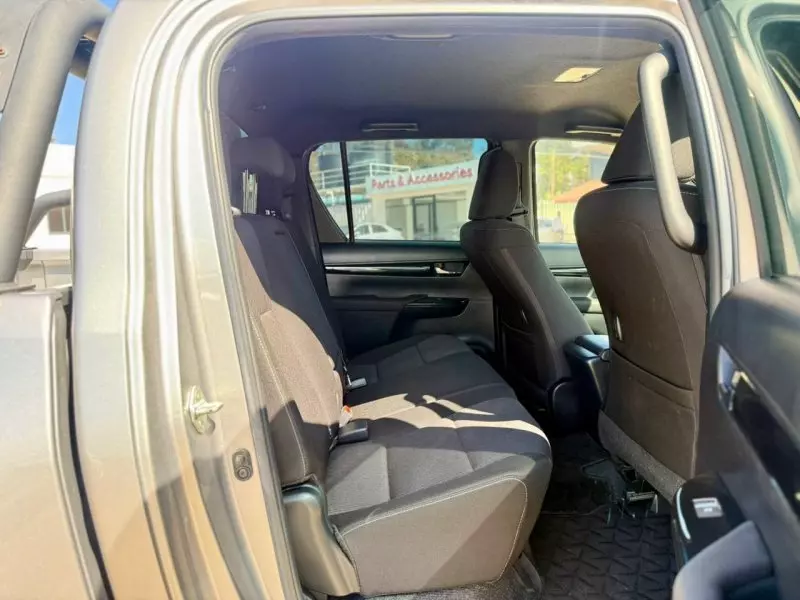 Toyota Hilux   - 2019