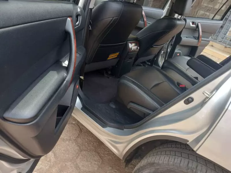 Toyota Highlander   - 2013