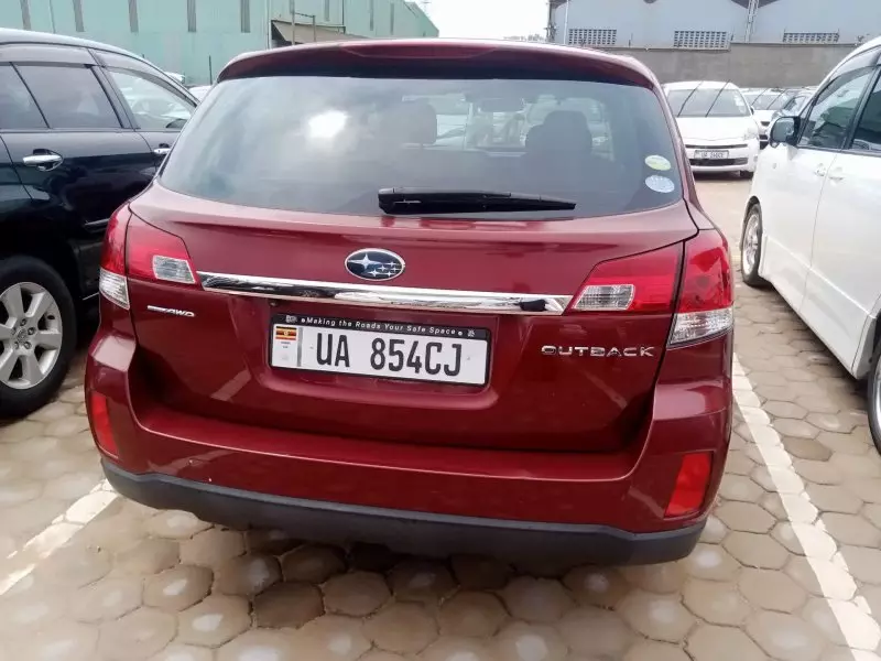 Subaru Outback   - 2010