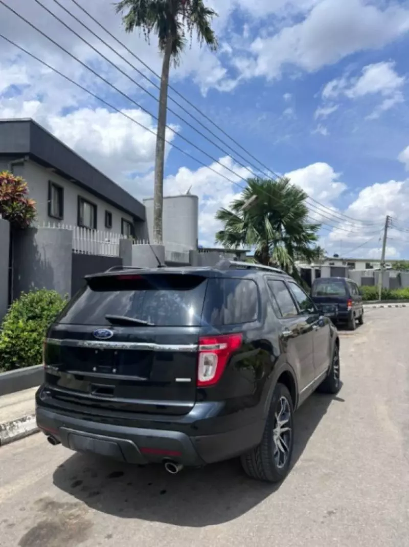 Ford Explorer LTD 3.5L   - 2013