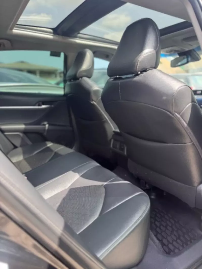 Toyota Camry   - 2018