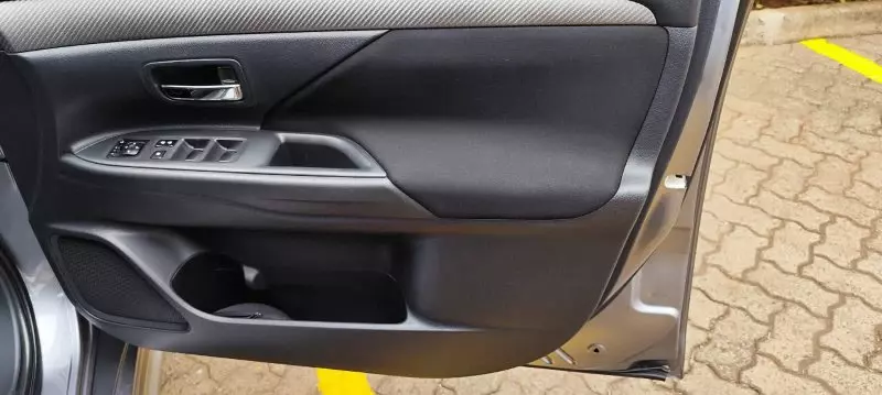 Mitsubishi OUTLANDER   - 2015