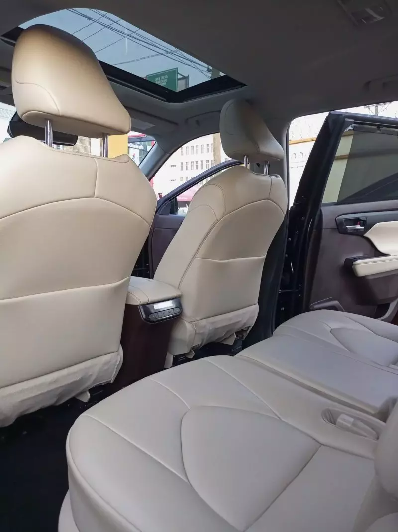 Toyota Highlander   - 2022