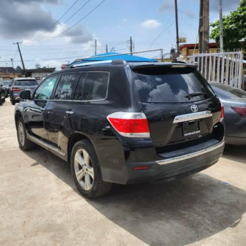 Toyota Highlander   - 2012