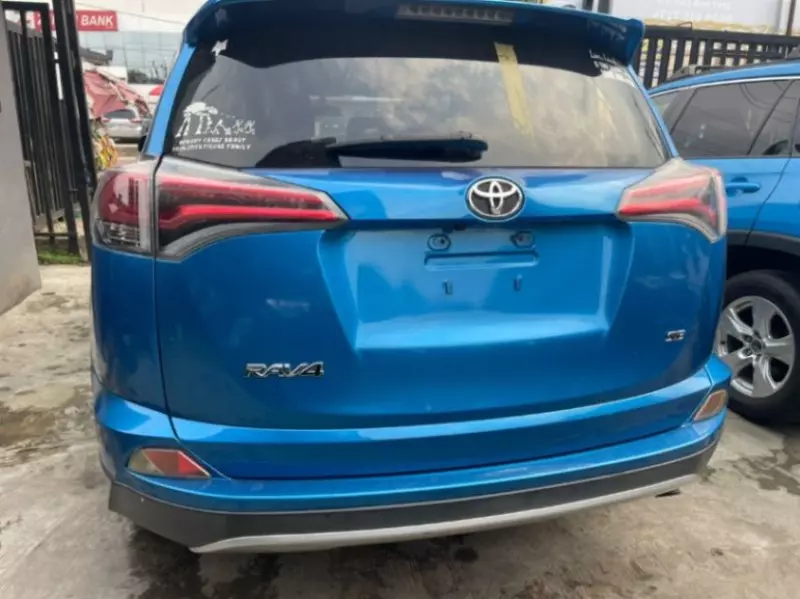 Toyota RAV 4   - 2016