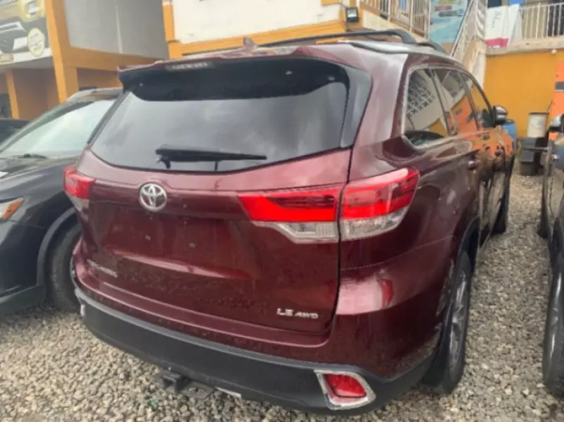 Toyota Highlander   - 2015