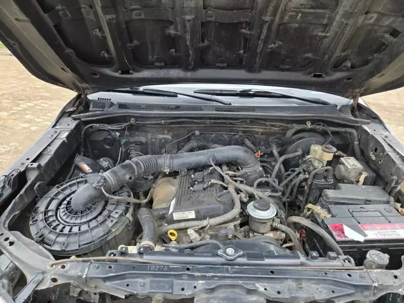 Toyota Hilux   - 2010