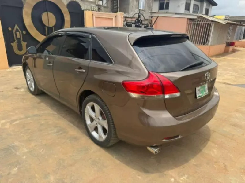 Toyota Venza   - 2011