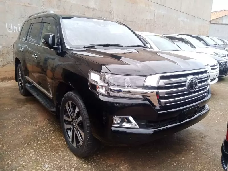 Toyota Landcruiser  V8   - 2019