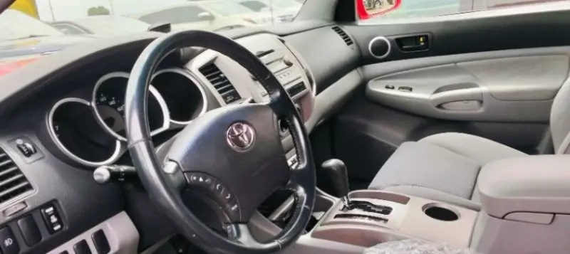 Toyota Tacoma   - 2005