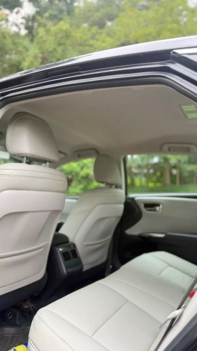 Toyota Avalon   - 2013
