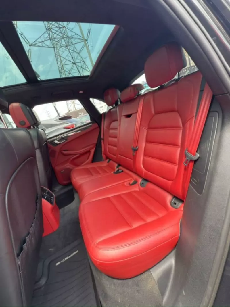 PORSCHE Macan - 2017