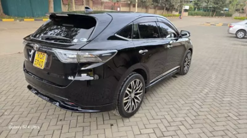 Toyota Harrier   - 2014