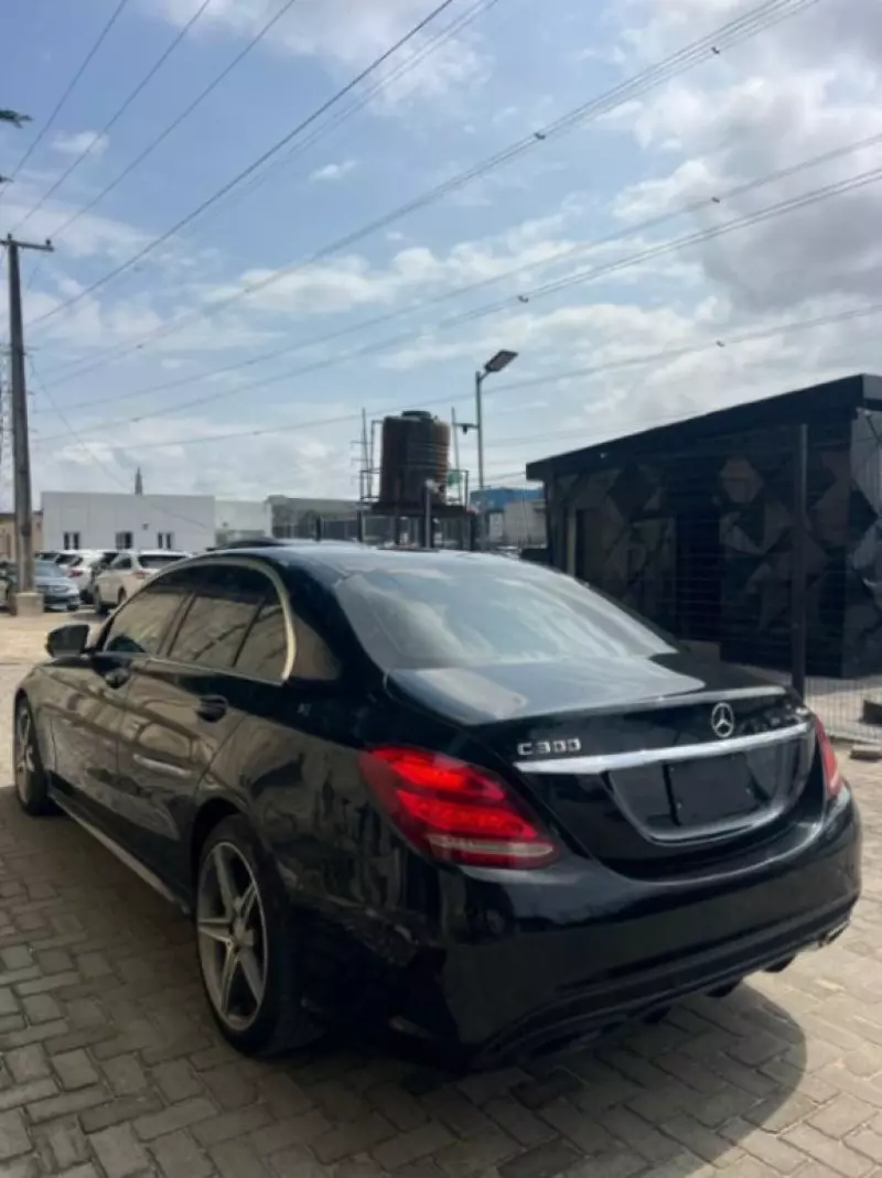 Mercedes-Benz C 300 - 2015