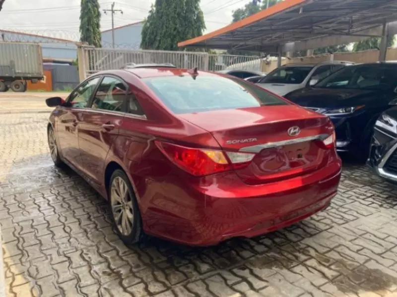 Hyundai Sonata   - 2015