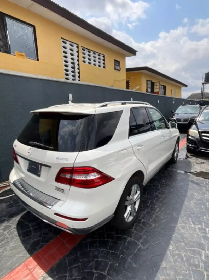 Mercedes-Benz ML 350   - 2012