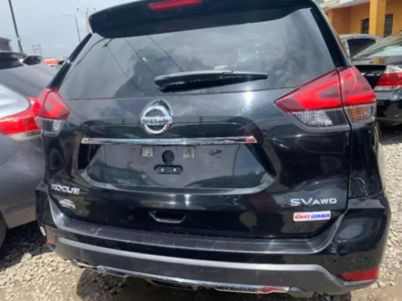 Nissan Rogue   - 2018