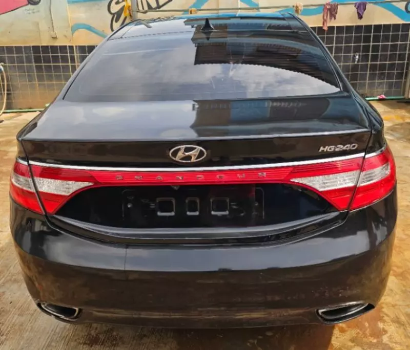 Hyundai Grandeur   - 2012