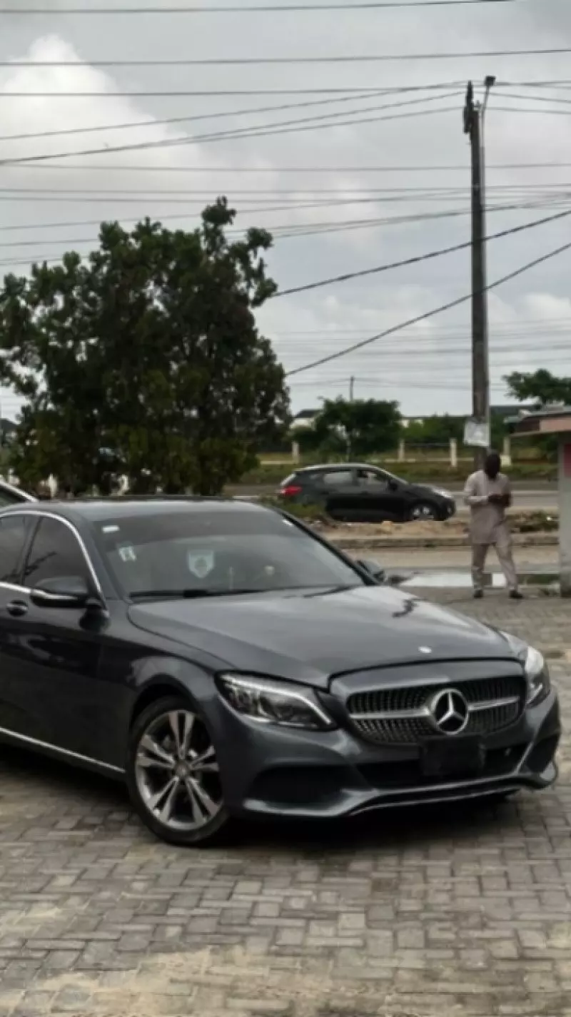 Mercedes-Benz C 300 - 2015